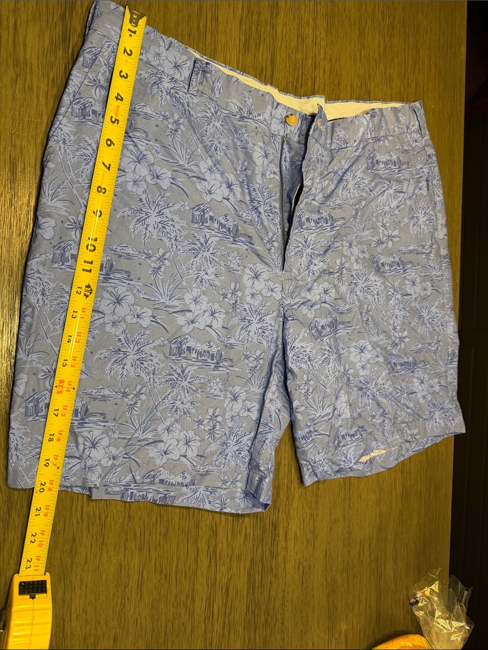 Peter Millar Light Blue Floral Print Flat Front Shorts